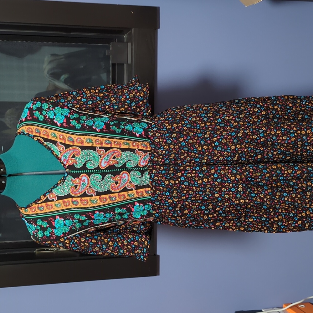 Pretty Garden patterned dress Size M NWT Paisley floral